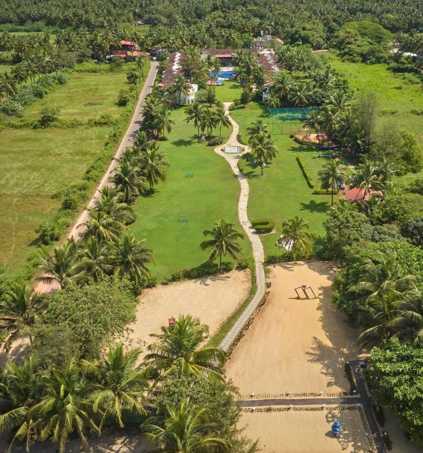Royal Orchid Beach Resort & Spa, Utorda Beach Goa Εξωτερικό φωτογραφία